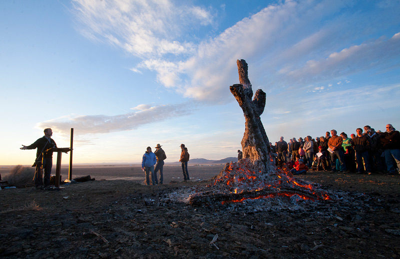 easter-sunrise-service-at-fort-rock-27-2