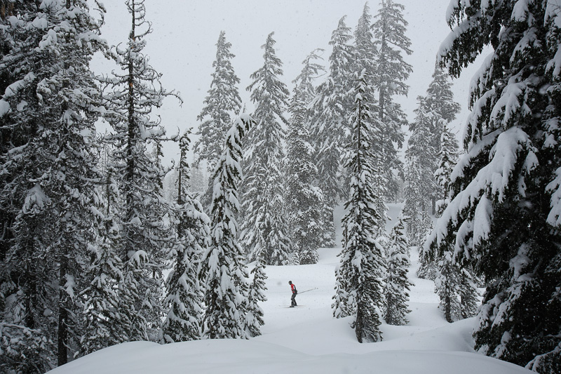 2014_03_snowpack-skier_02