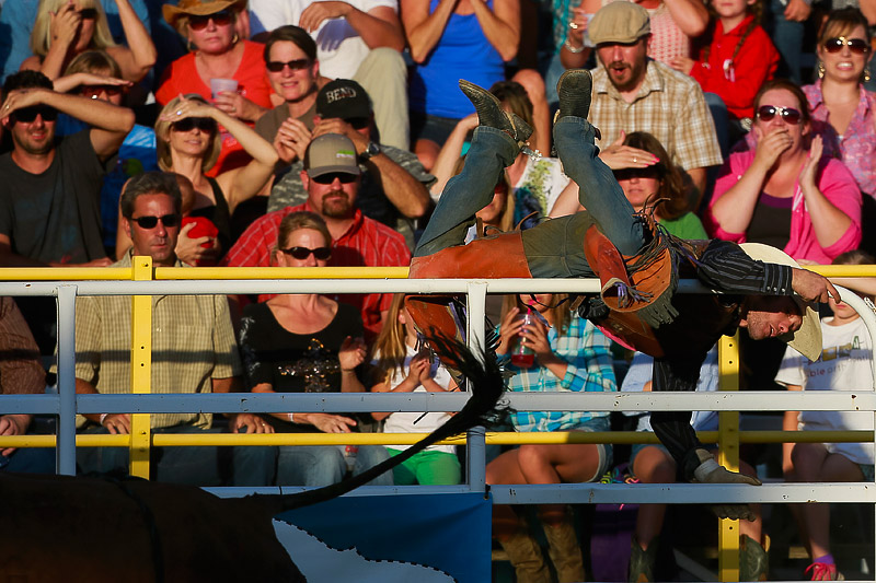 2014_06_sistersrodeo-xtremebulls05