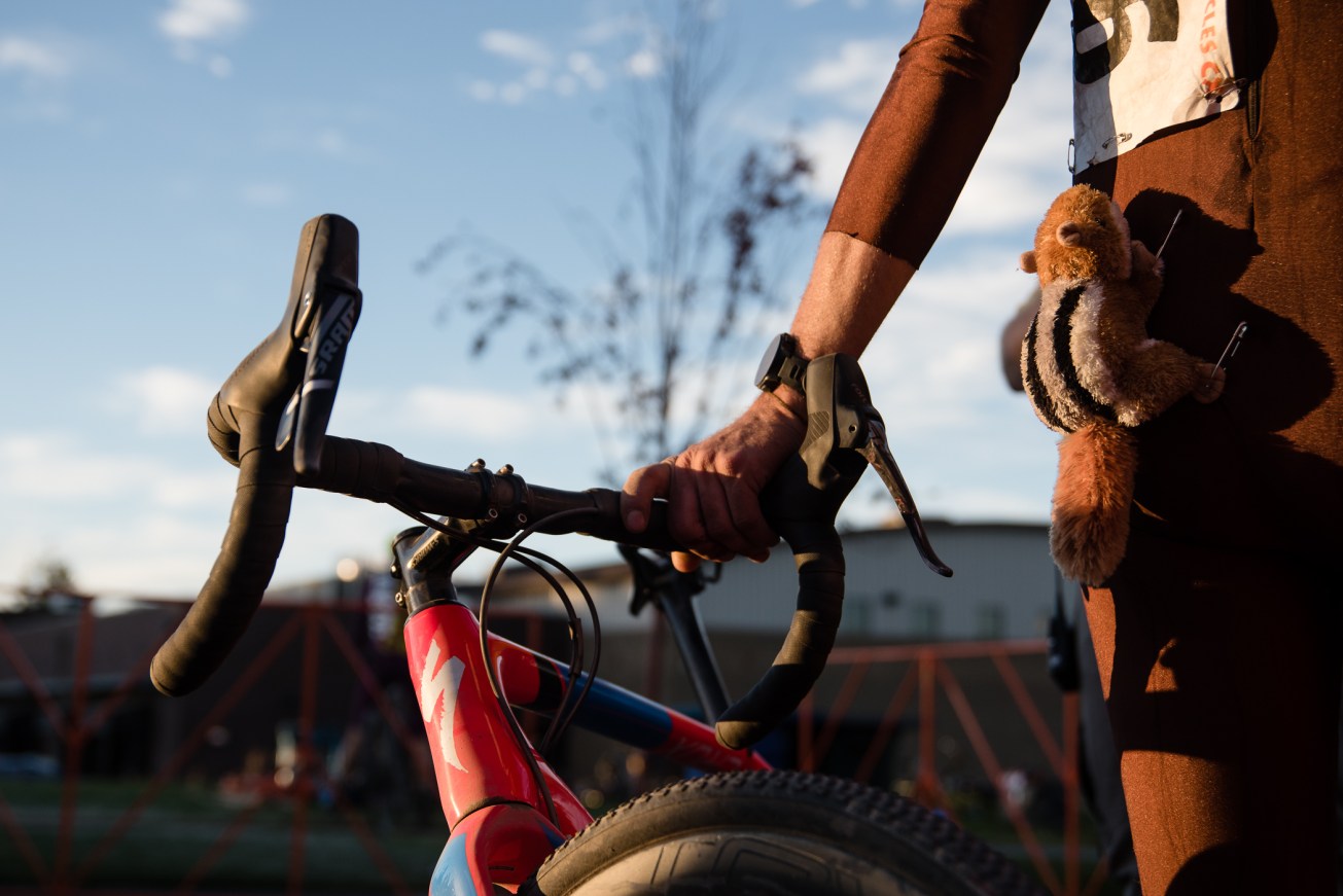 2018_11_costumedcross109