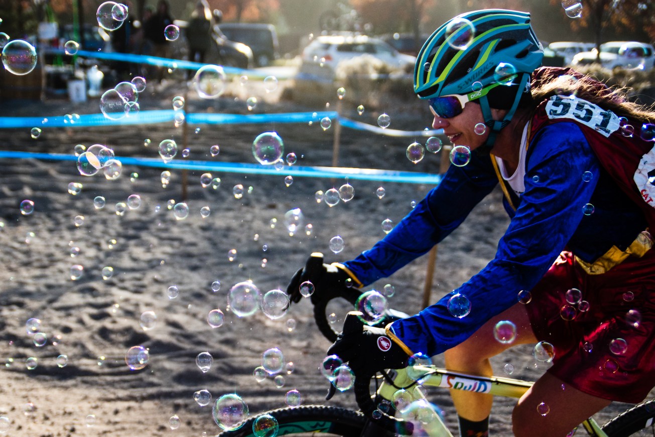 2018_11_costumedcross29