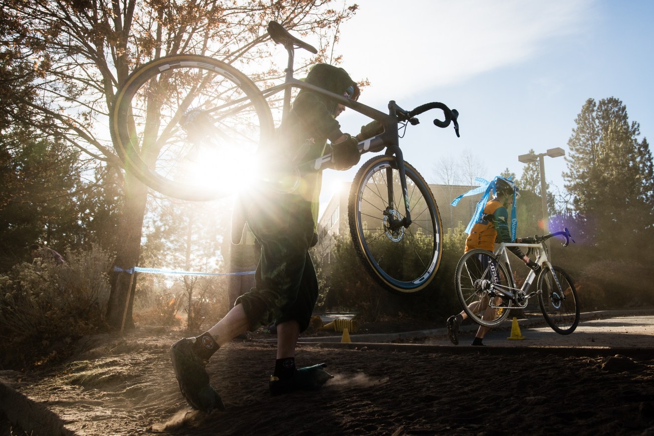 2018_11_costumedcross44