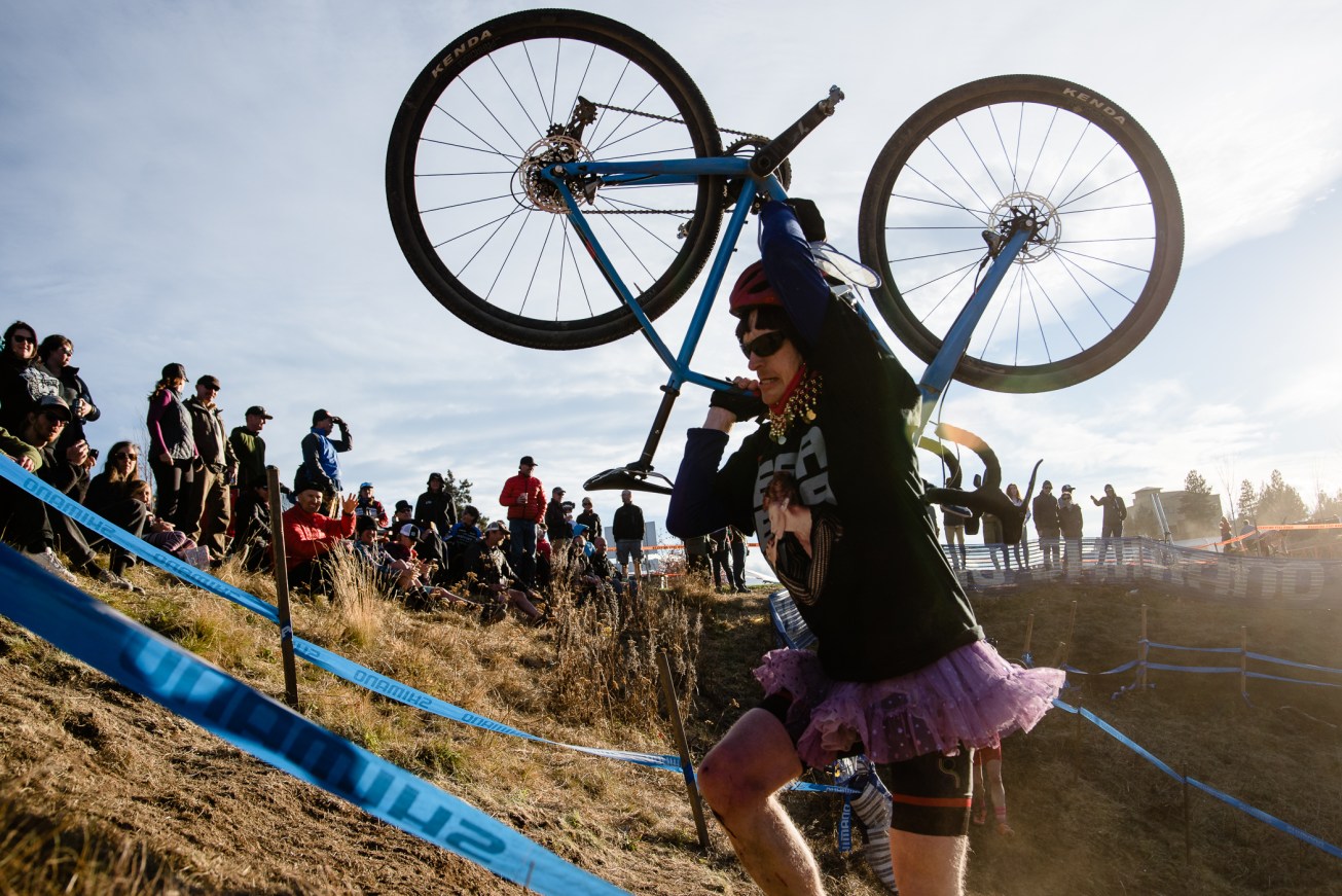 2018_11_costumedcross73