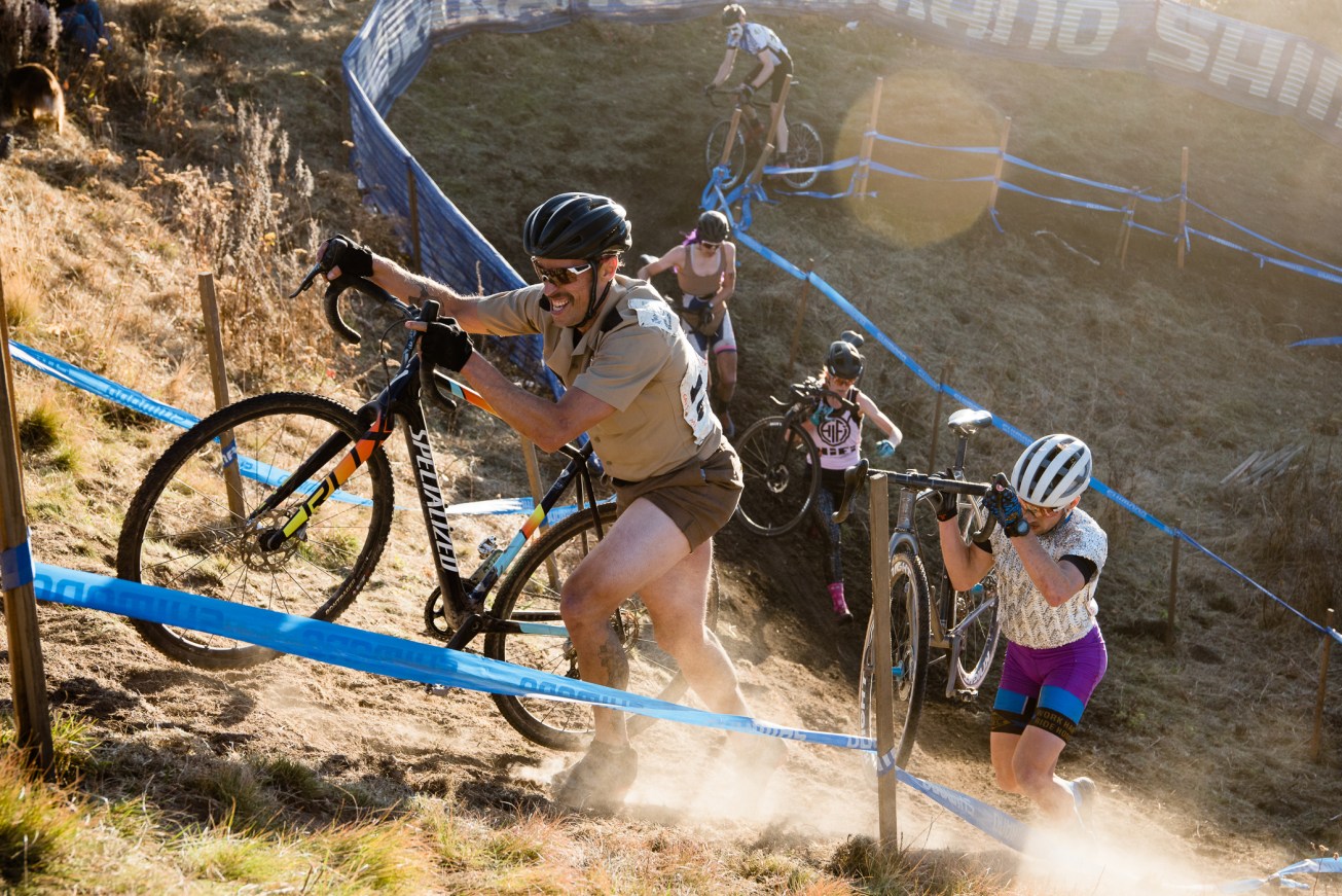 2018_11_costumedcross79