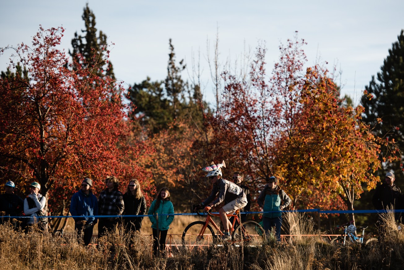 2018_11_costumedcross95